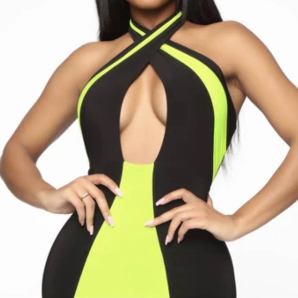 Fashion Nova, halter mini dress black/neon yellow, NWT Size small